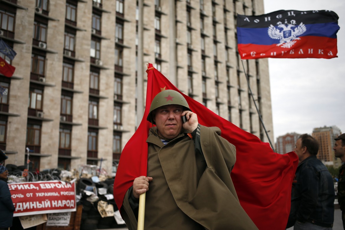 Donetsk in festa per celebrare la Grande Vittoria