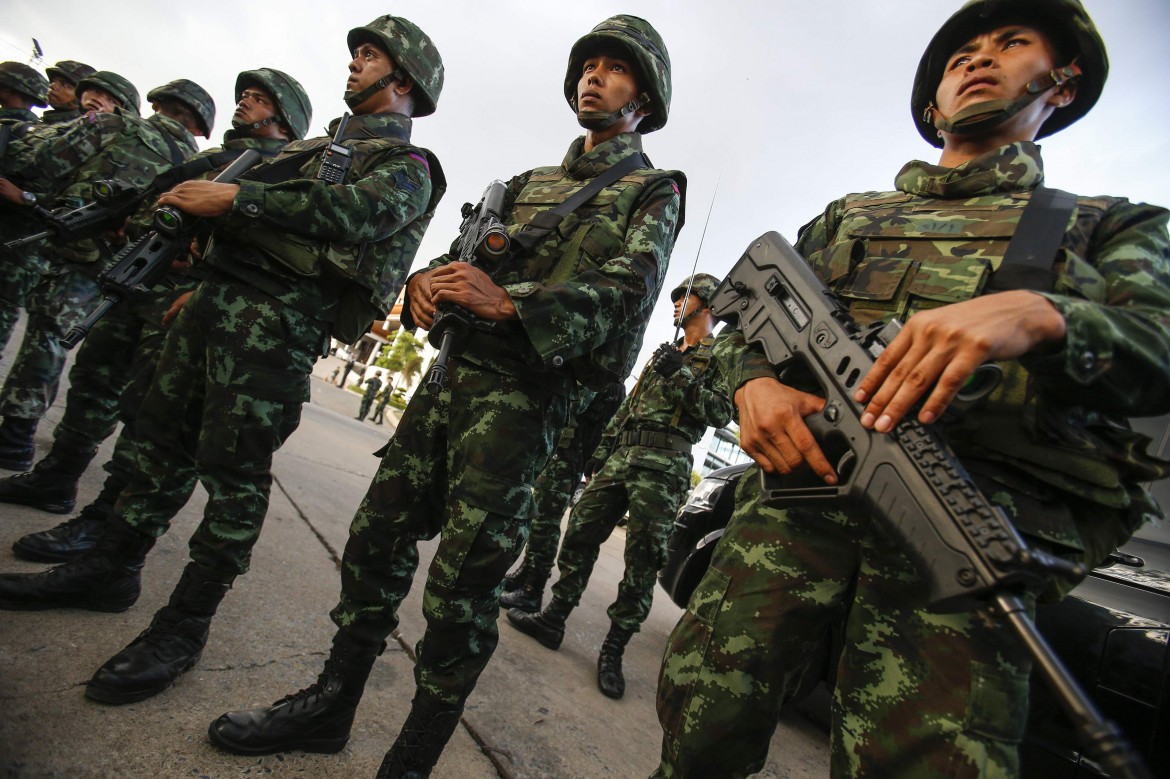 Thailandia, militari annunciano il colpo di Stato, in tv
