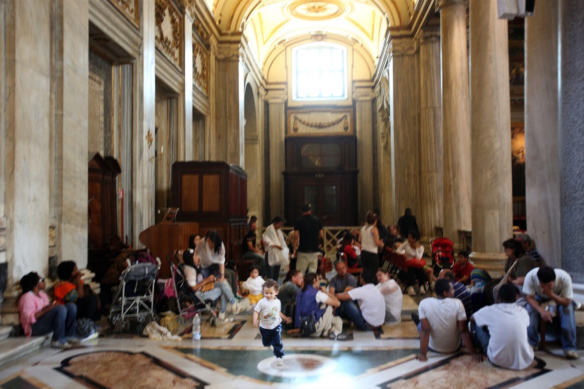 Occupata la Basilica di Santa Maria Maggiore, eclatante protesta dei senza casa a Roma