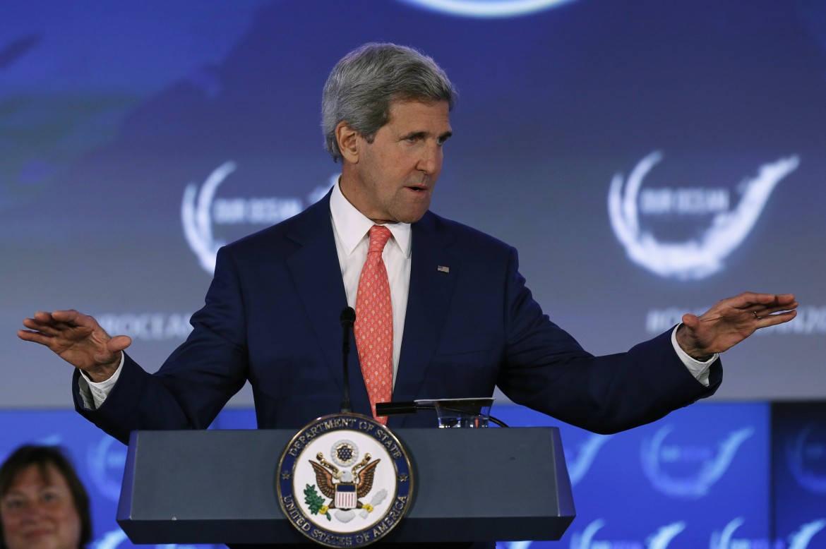 Kerry sull’attenti dal generale Sisi