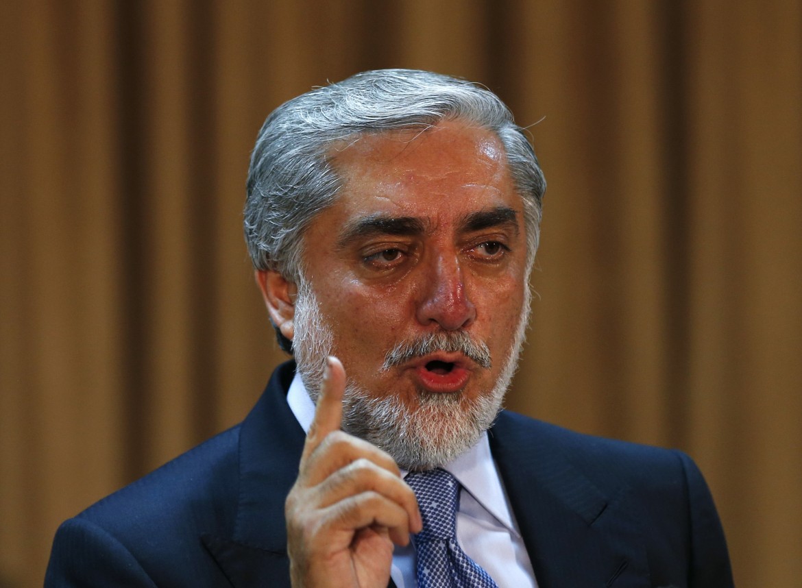 Kabul, Abdullah si proclama «vincitore»