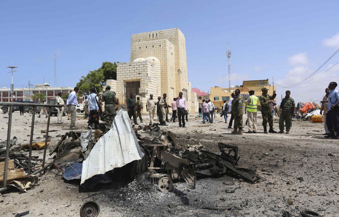 Attentato a Mogadiscio, rivendicano i qaedisti