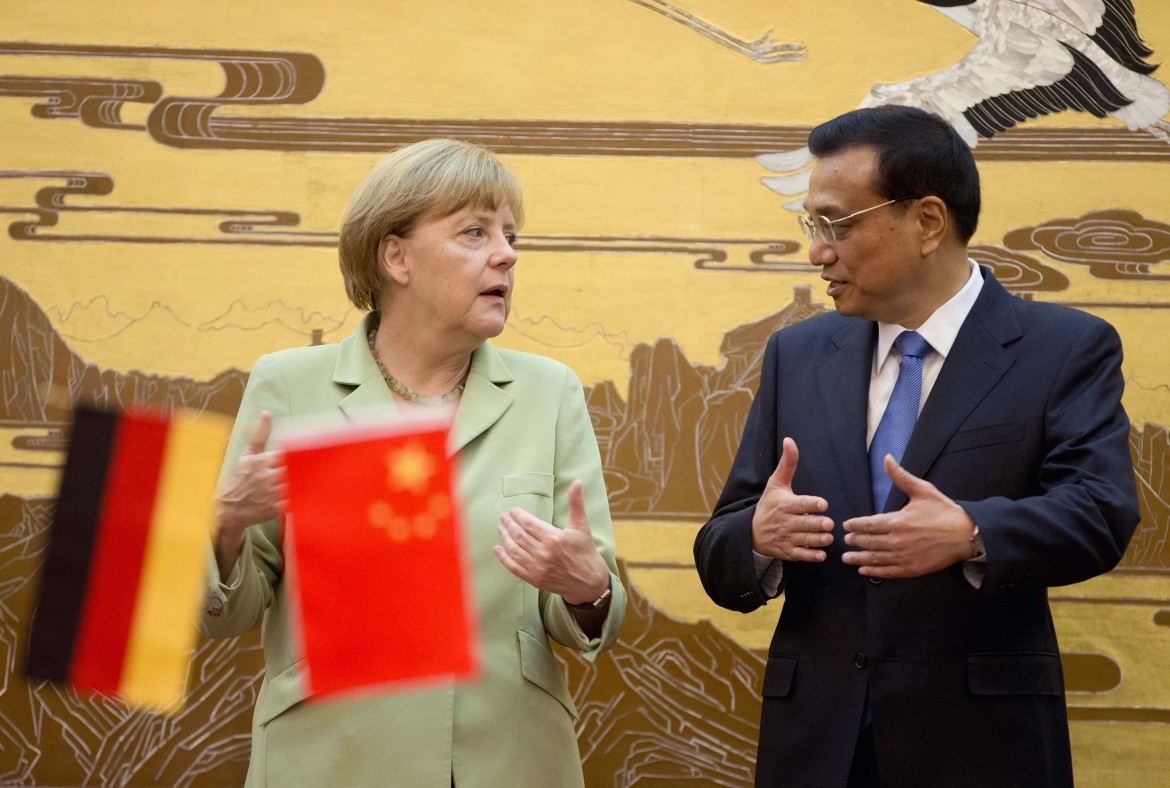 Merkel e Xi Jinping: affari, accordi e accuse contro Usa e Giappone