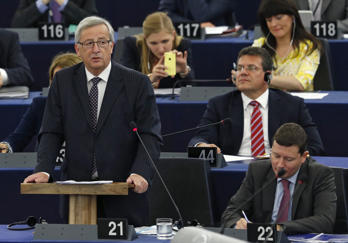 Bruxelles, Juncker eletto presidente per una Commissione di compromesso