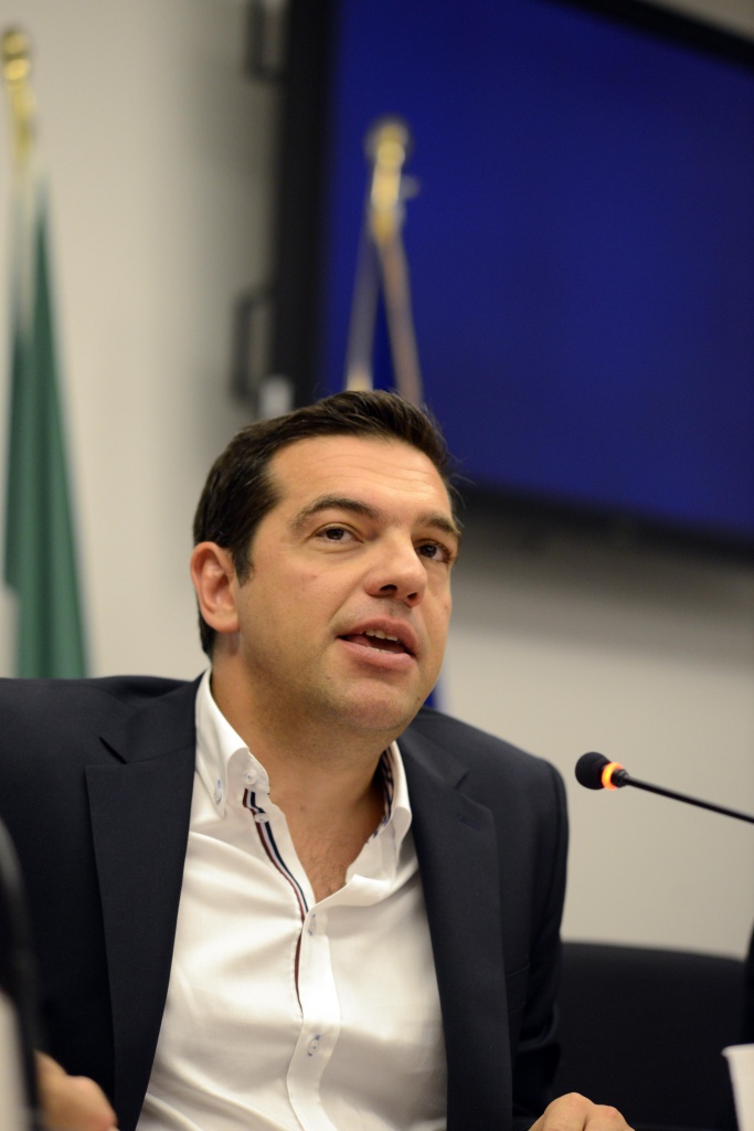 Tsipras: «Renzi un interlocutore in Europa. In Italia no»