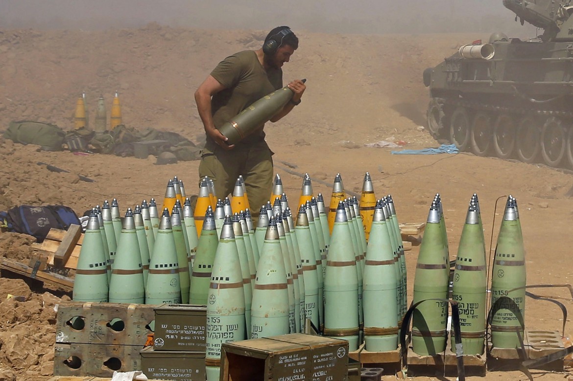 Il boom dell’industria bellica: già in vendita le armi testate su Gaza