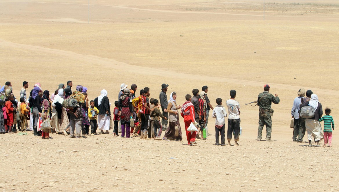 La disperata fuga di cristiani e yazidi: è emergenza umanitaria