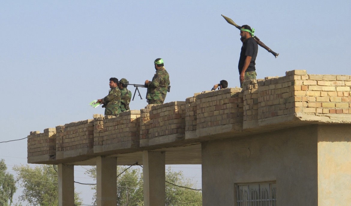 È battaglia a Tikrit, l’esercito governativo lancia l’offensiva