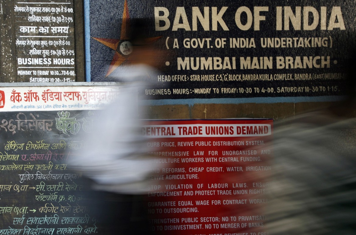 Modi: «Conti bancari per tutti»