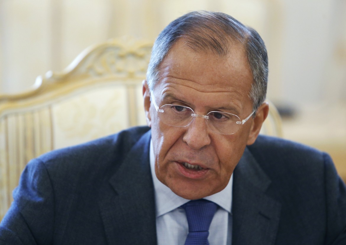 Lavrov: «La Nato vuole colpire i nostri interessi»