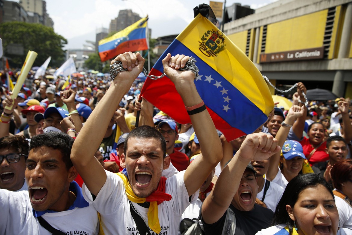 L’opposizione venezuelana sconfessa la marcia oltranzista