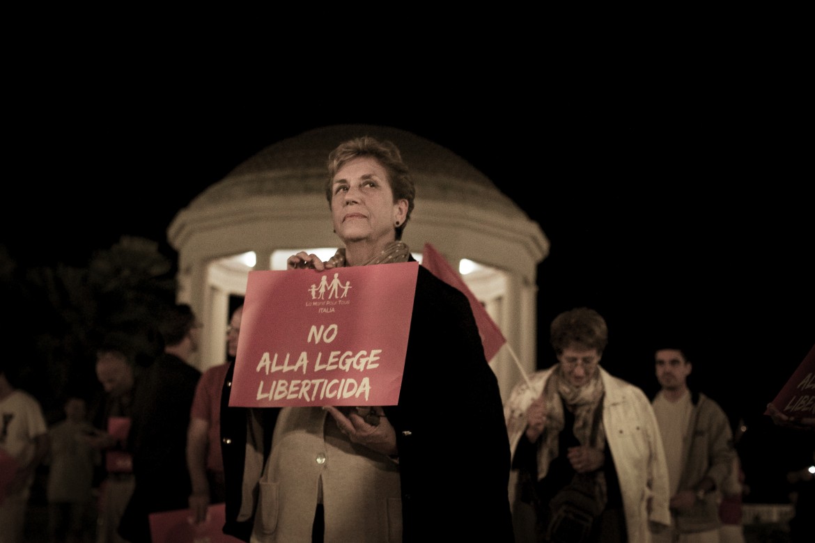 Livorno, contestata la veglia omofobica «Manif pour tous»