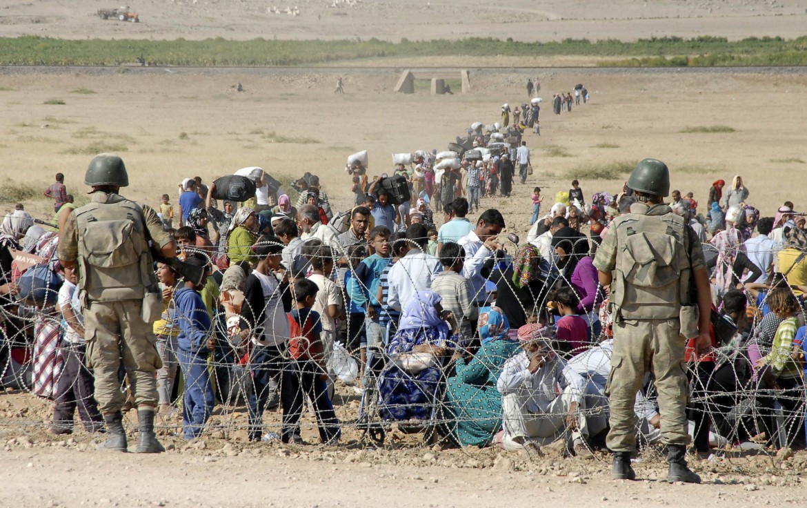 Curdi siriani in fuga dall’Isis: 60mila entrano in Turchia