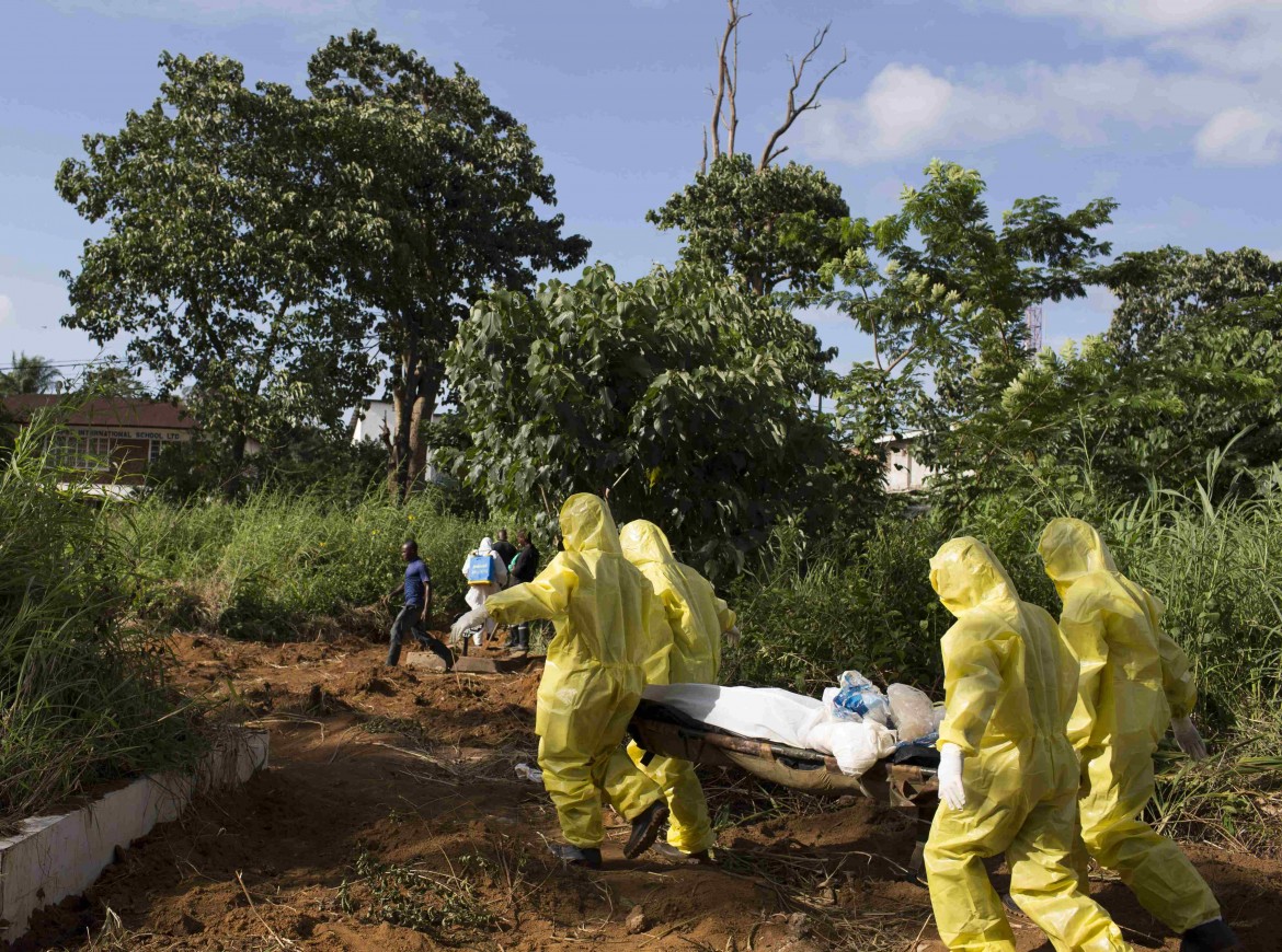 Becchini in sciopero, i morti di Ebola restano in strada