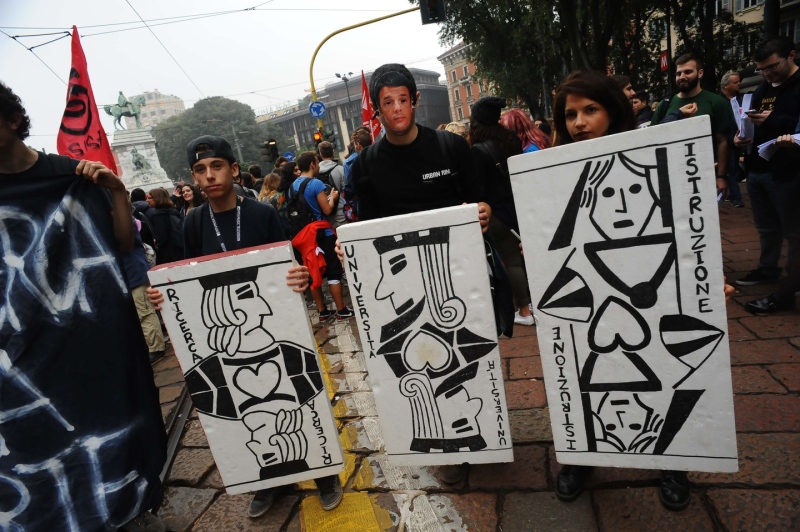 Milano, la città «capitale» della protesta: ieri gli studenti, oggi i «NoExpo»