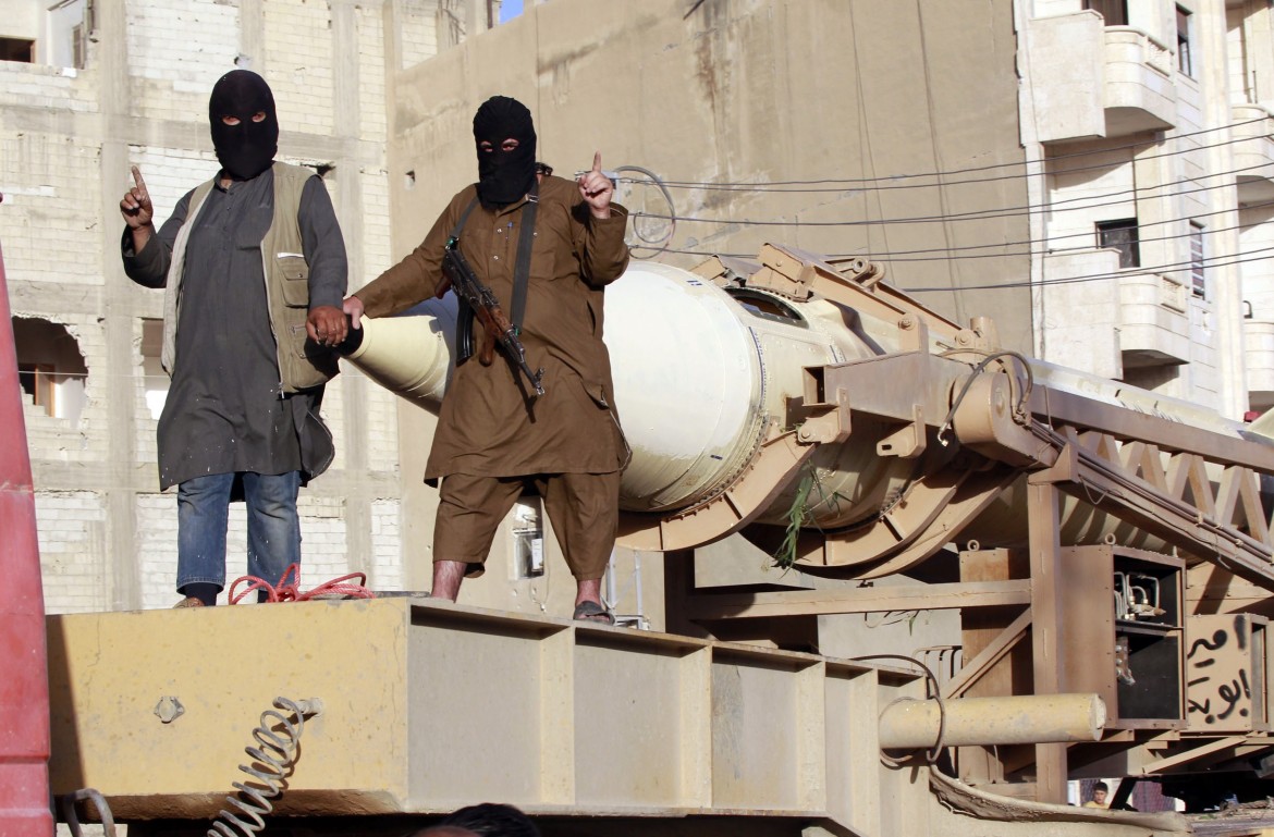 Isis alle porte di Baghdad a bordo delle jeep Usa