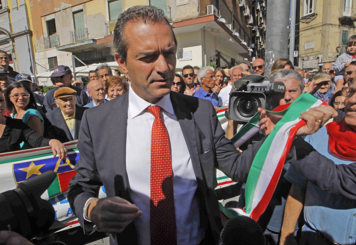 De Magistris: “Il sindaco di Napoli sono io. E mi ricandido”