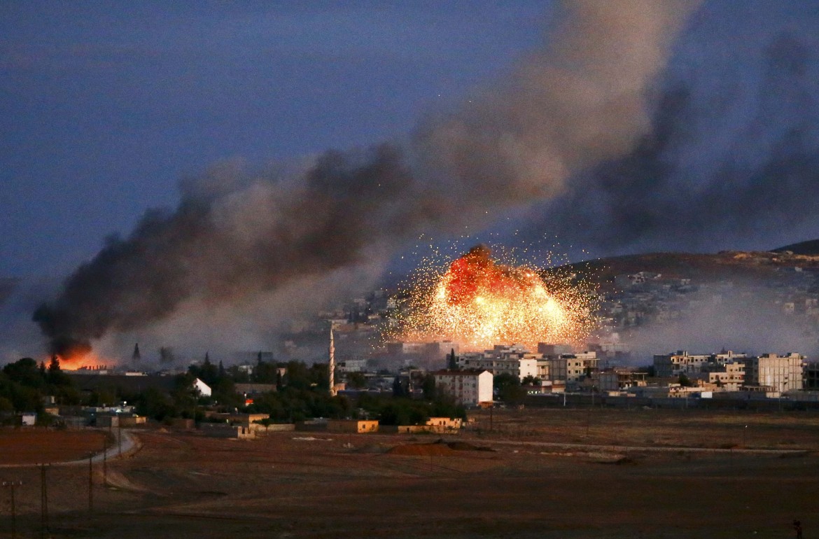 L’Isis si fa beffe di Obama: «Prese le armi dirette ai kurdi»