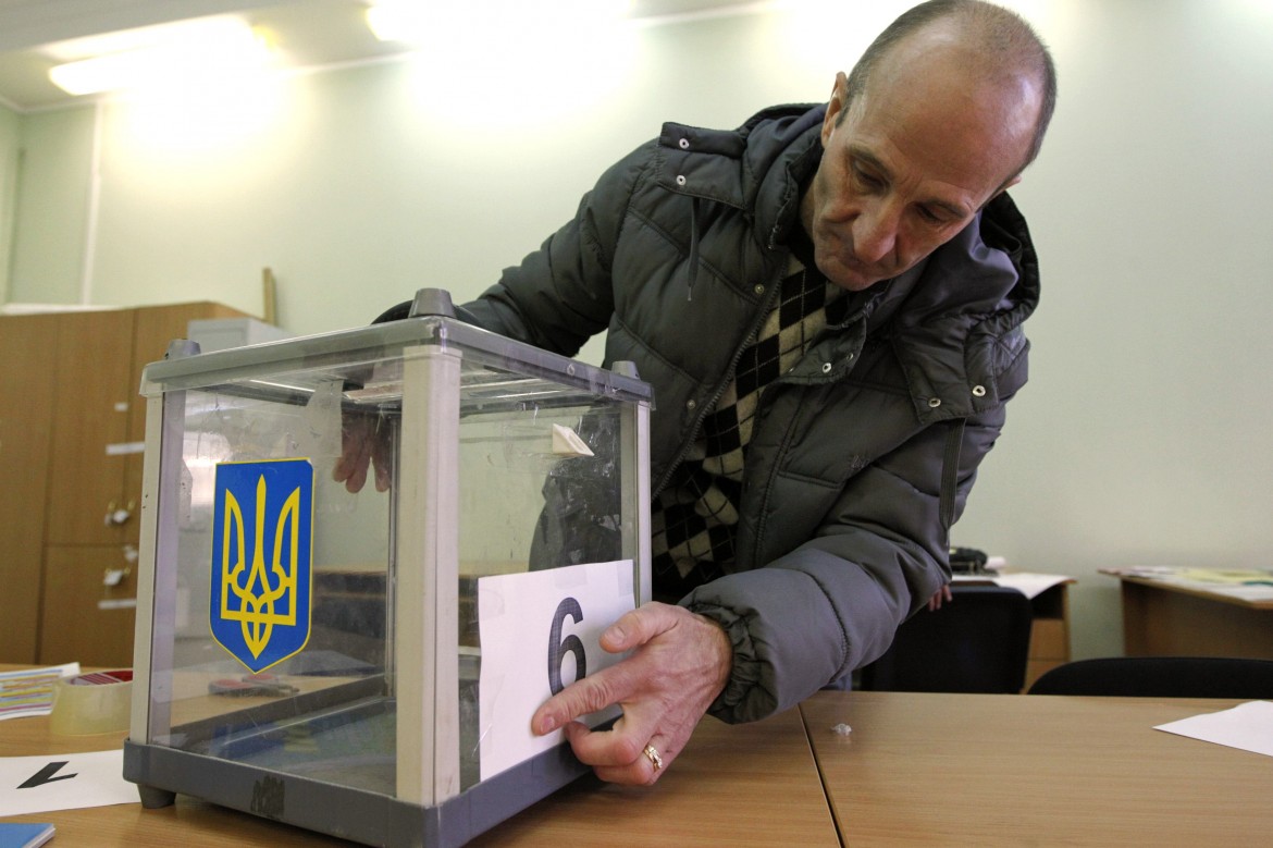 Ucraina al voto con 10 milioni di schede di troppo
