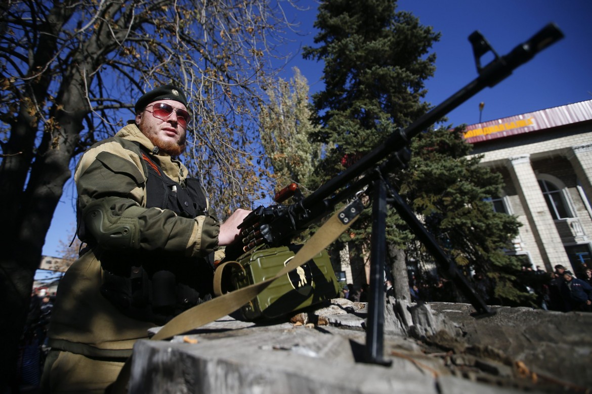 Donbass: vanno via gli osservatori e Kiev ricomincia a bombardare