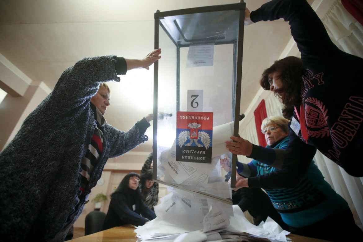 Elezioni nel Donbass: regolari e democratiche
