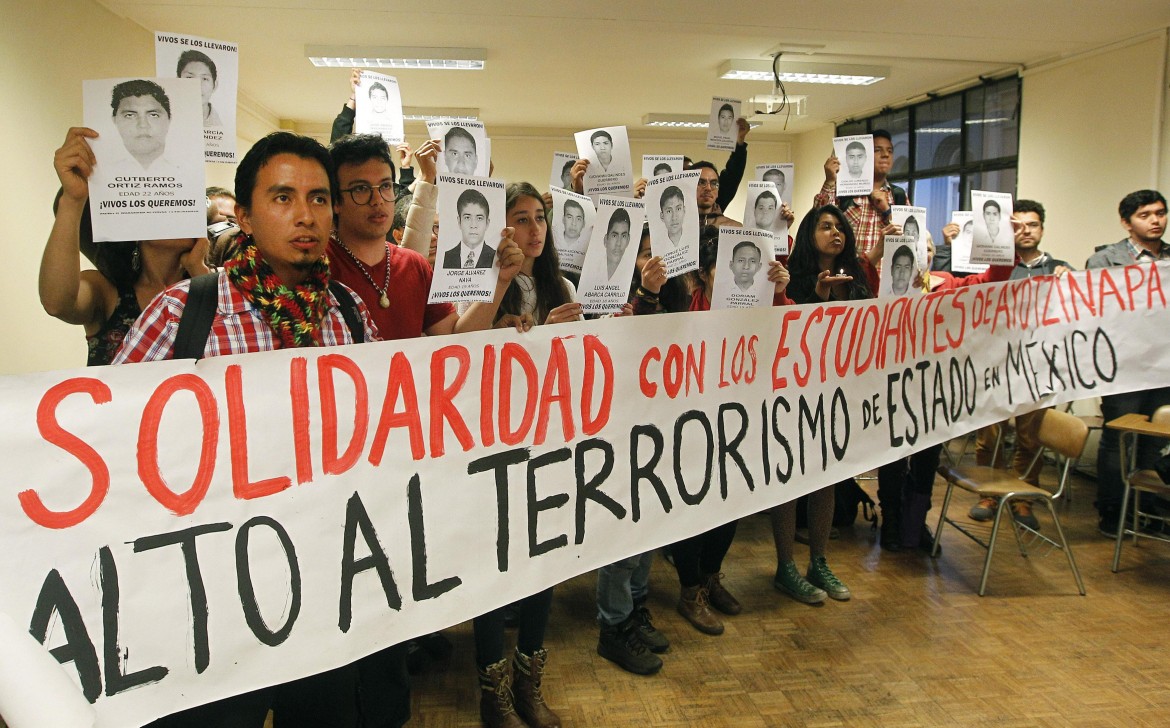 Messico: «Vivi li hanno presi e vivi li vogliamo»