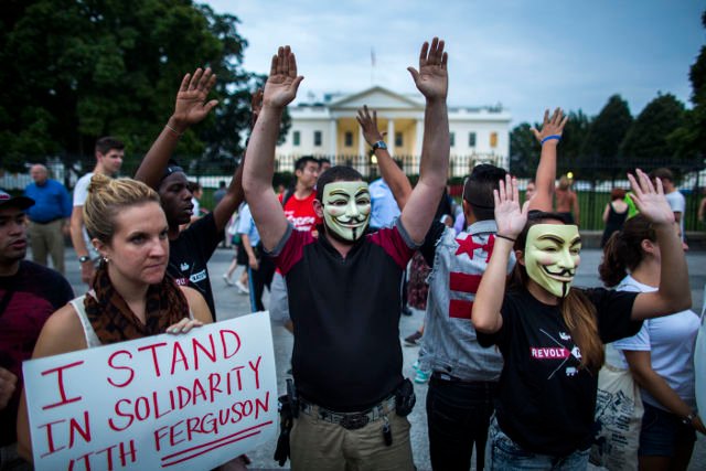 Anonymous, un lessico politico oltre l’ambivalenza  della Rete