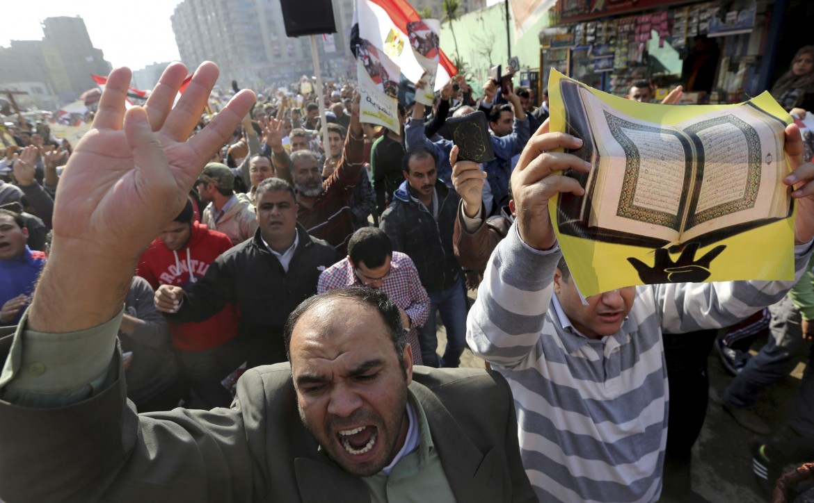 Egitto, proteste islamiste, 4 morti. E affari europei per Sisi