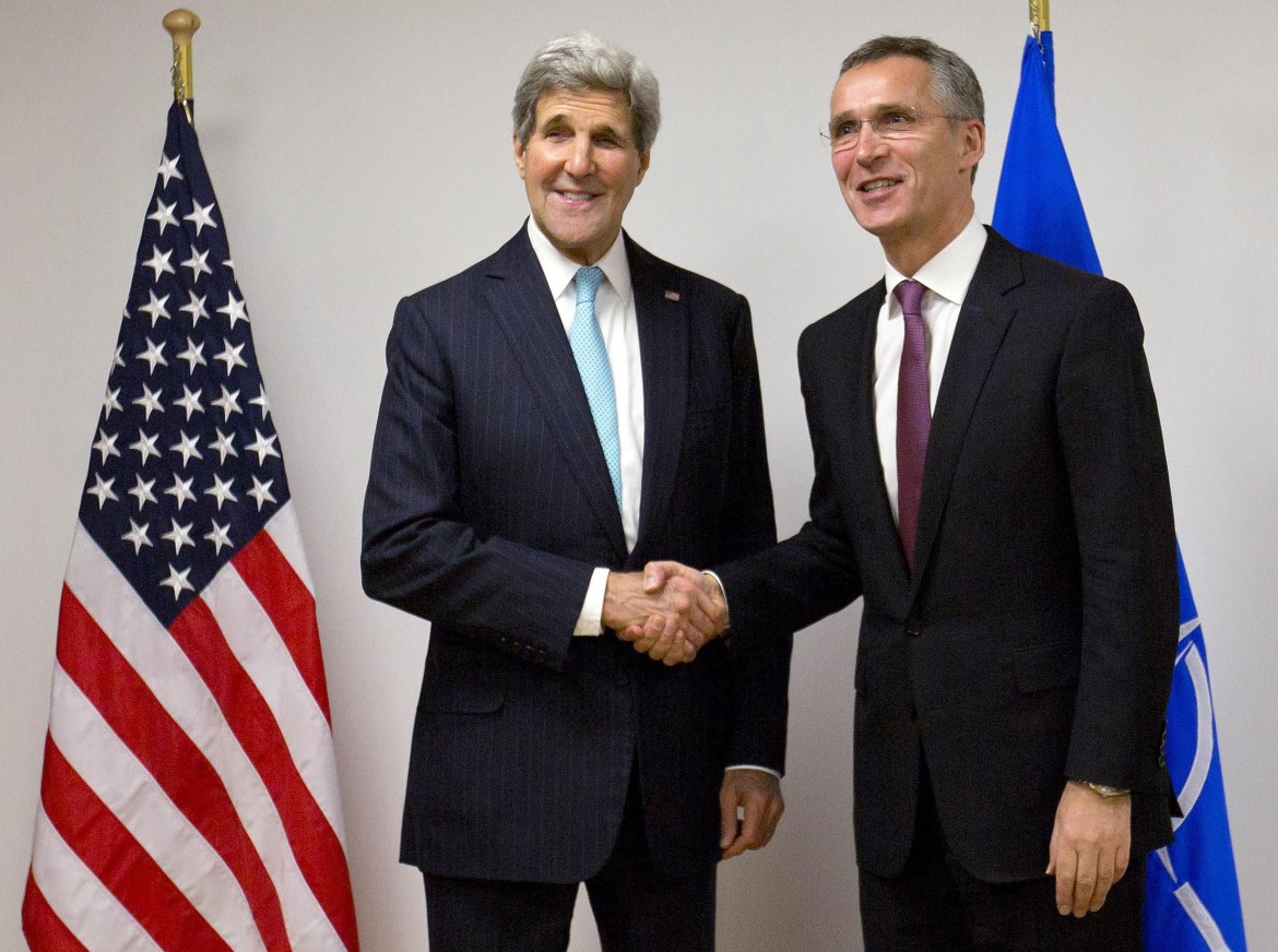 Stoltenberg: «Pronti a discutere l’adesione dell’Ucraina alla Nato»