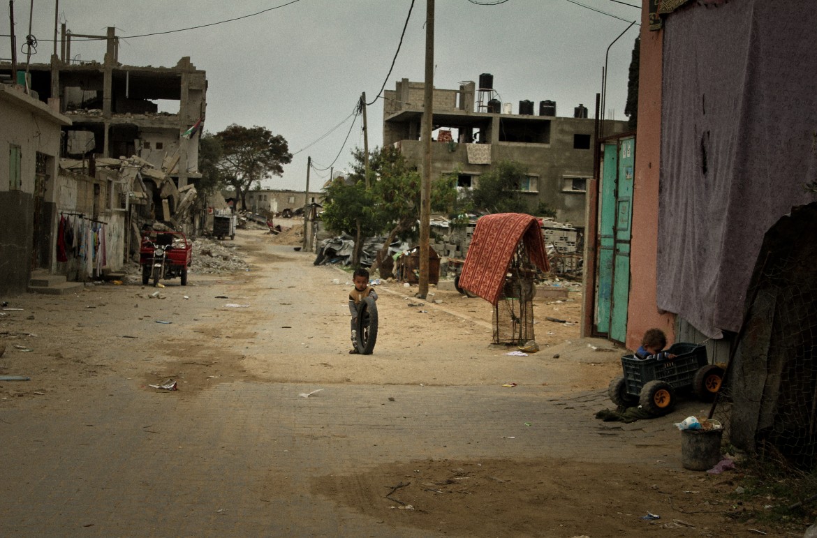 Gaza, c’è ancora vita tra le macerie