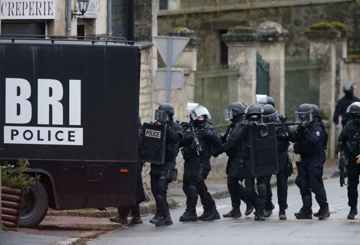 Charlie Hebdo, è caccia aperta alla cellula delle Buttes-Chaumont
