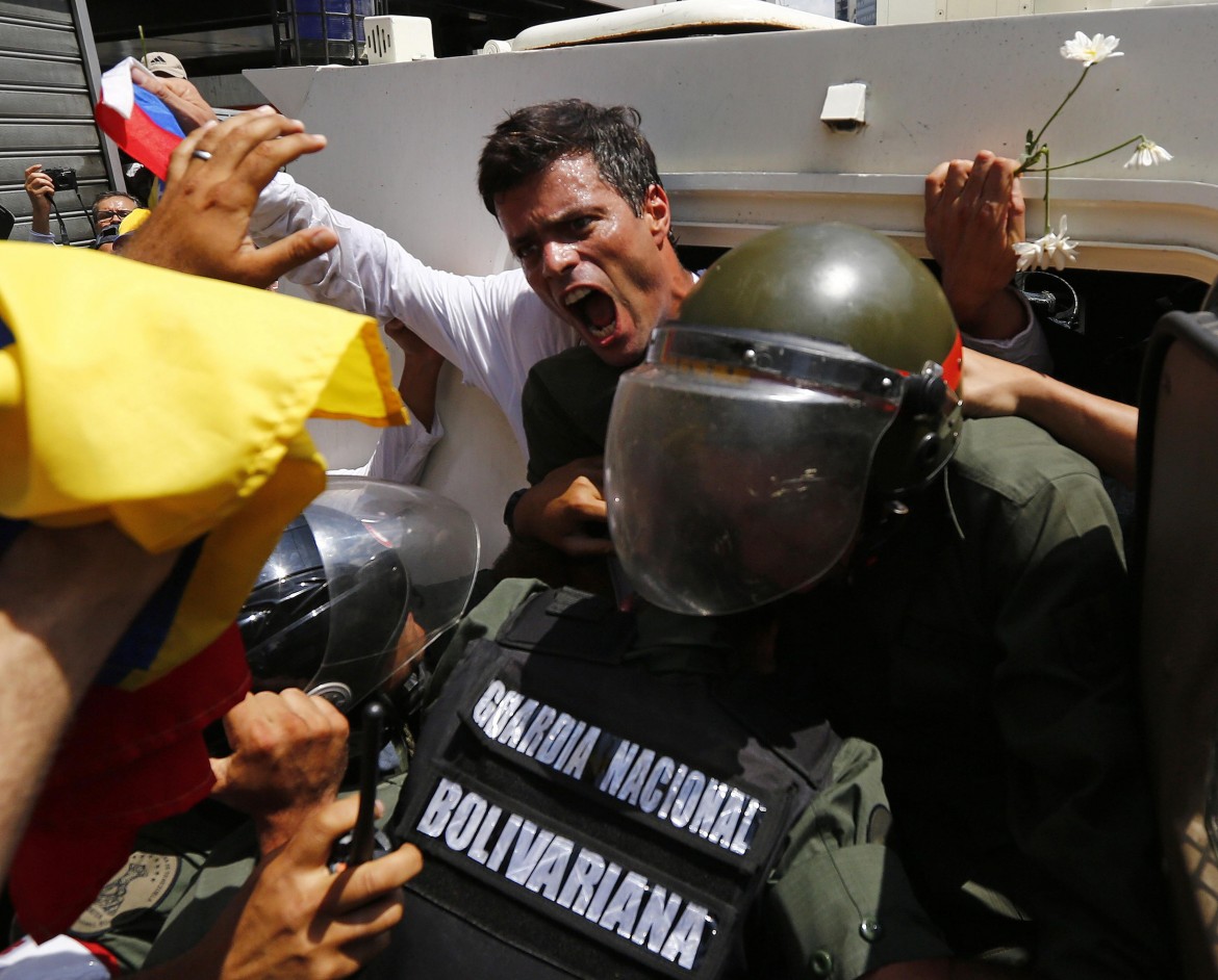 Venezuela, l’oppositore Lopez rifiuta il processo