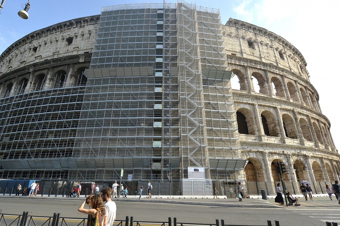 Il restauro che uccide il Colosseo