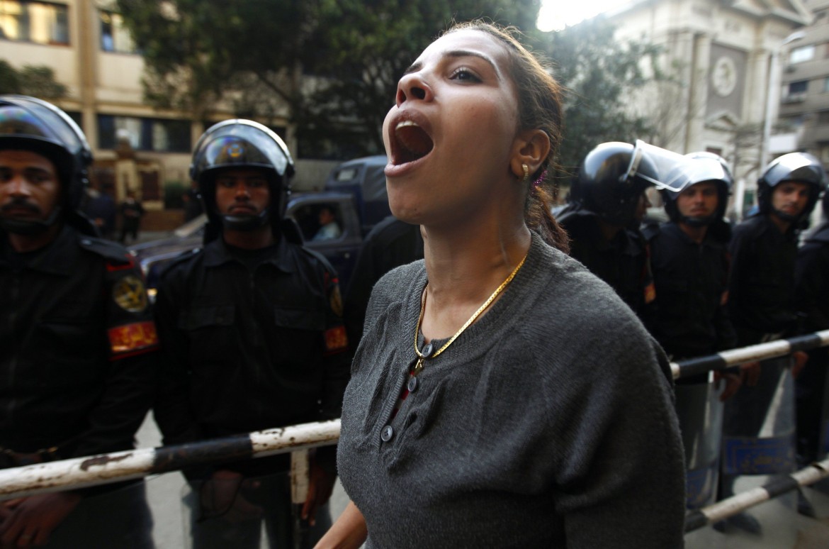 Amnesty sull’Egitto: «Si fa politica  sul corpo delle donne»