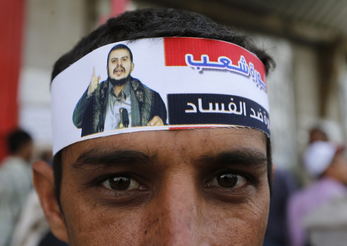 In Yemen lo Stato è dimezzato: presidente e premier si sono dimessi