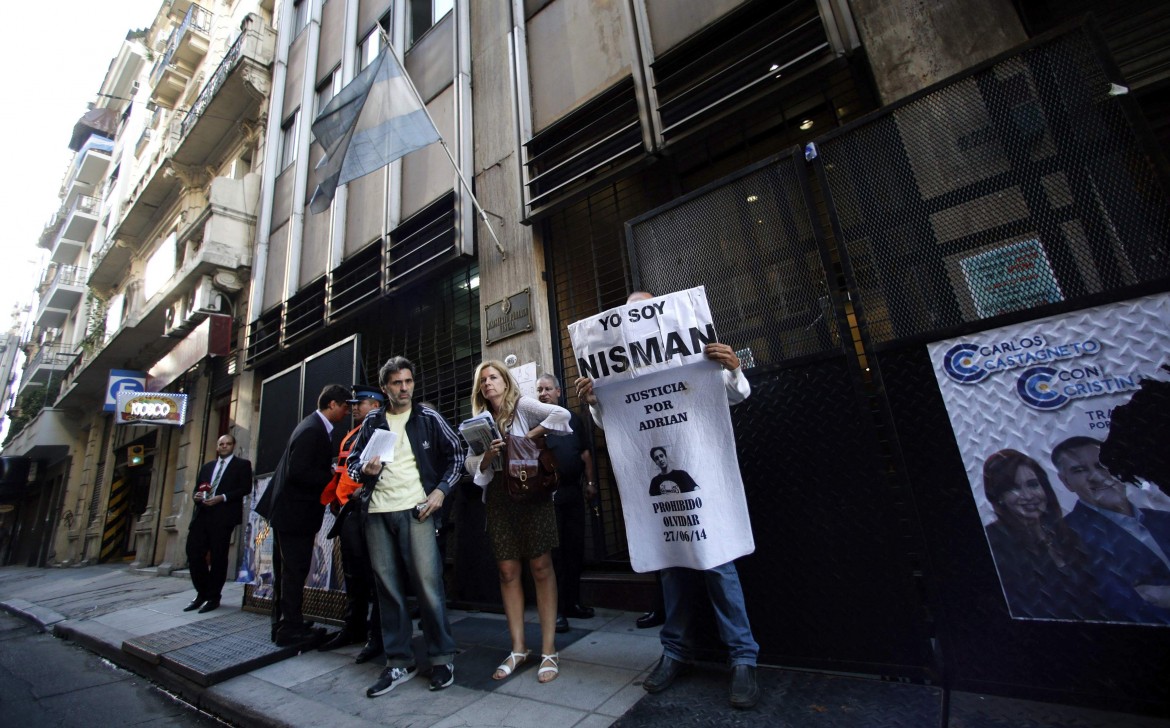 Fugge in Israele giornalista del caso Nisman