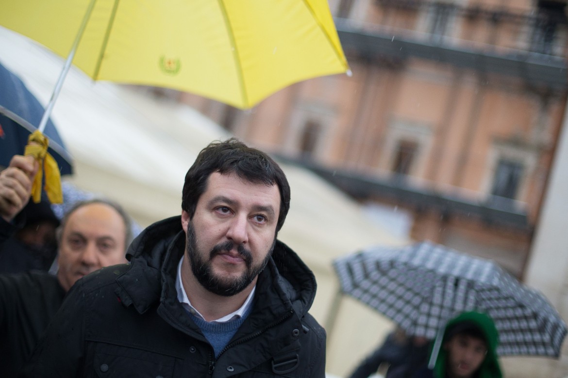 Matteo Salvini «marcia» su Roma con Casa Pound, no dei movimenti