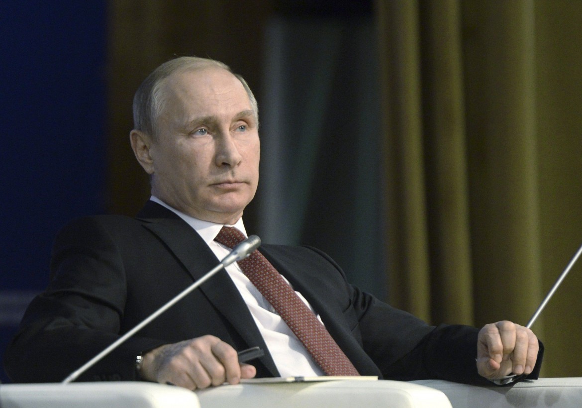 «Da decenni Mosca interferisce». E stavolta il Cremlino reagisce