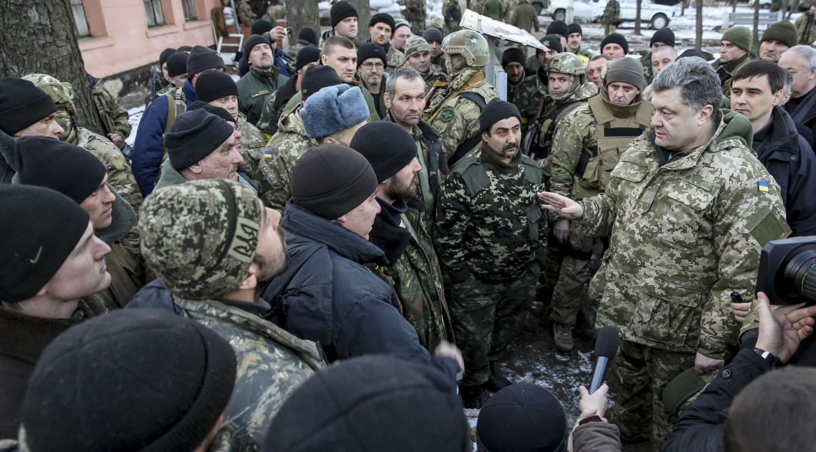 La resa di Poroshenko, le truppe di Kiev si ritirano da Debaltseve