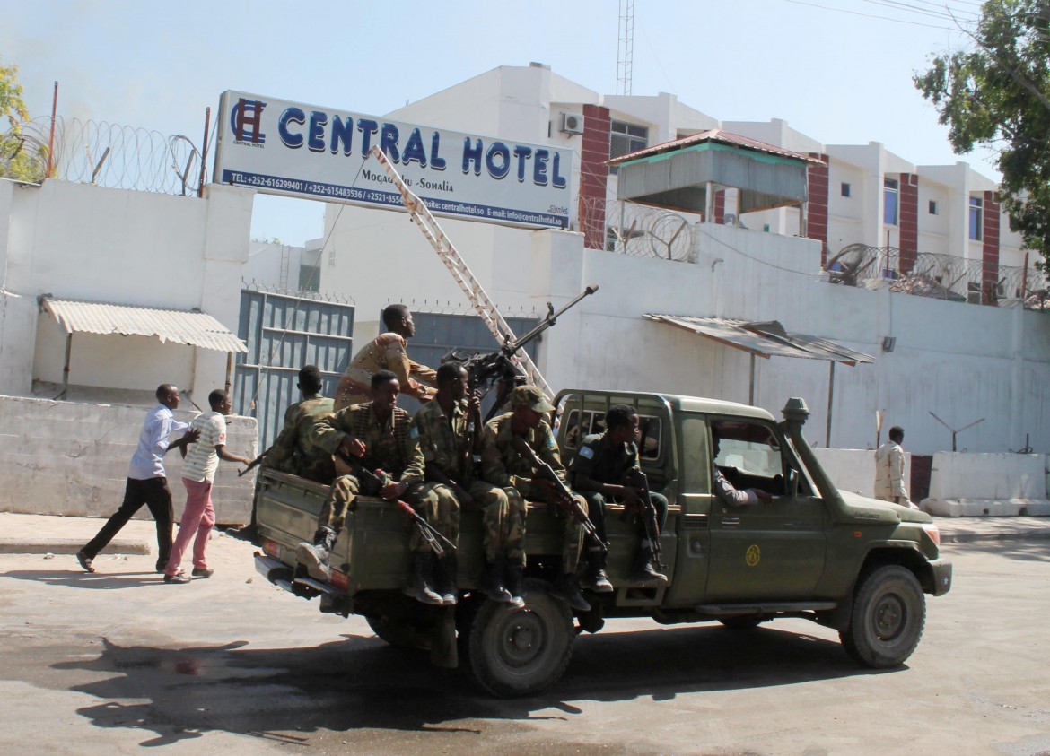 Al Shabab attacca il Central Hotel