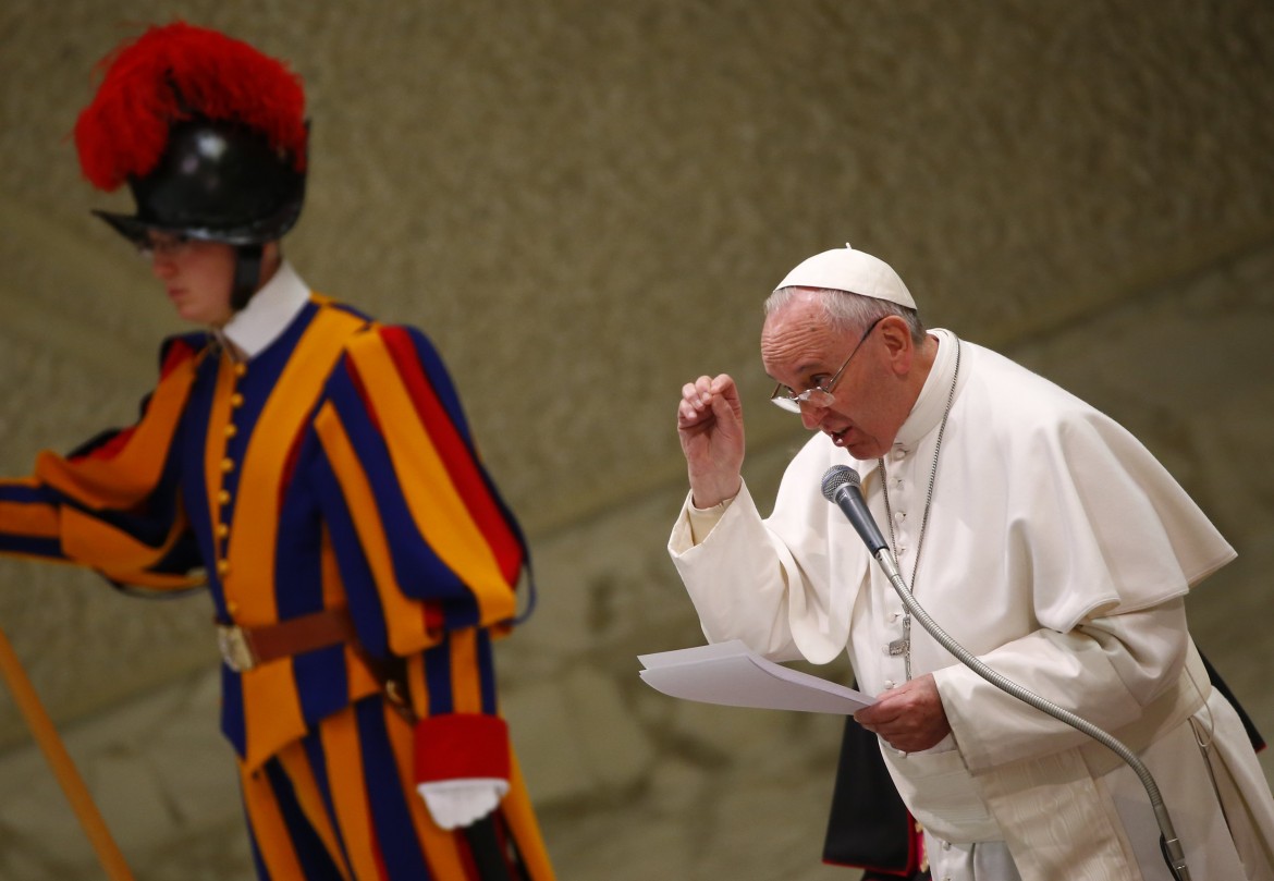 Bergoglio no global: «Tornare ai valori originari delle coop»