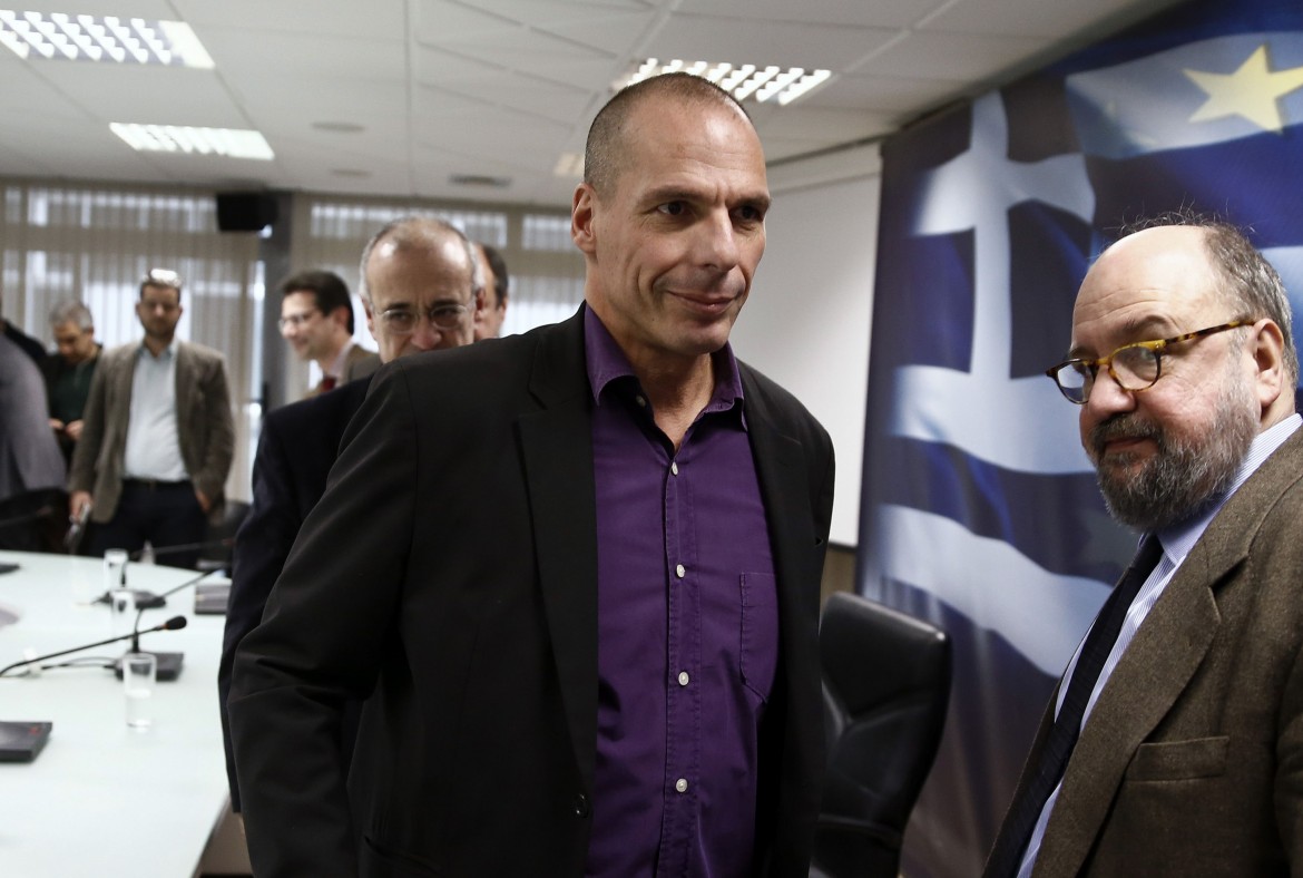 Grecia, piano in sei mosse. Riapre la tv