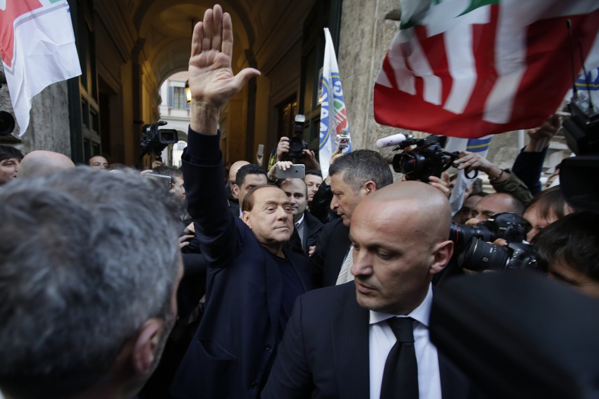 La festa di Berlusconi: mi ricandido