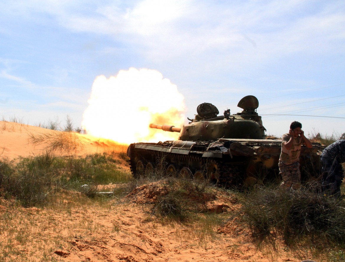 L’ex generale Khalif Haftar avverte: «L’Isis potrebbe distruggere l’Europa»