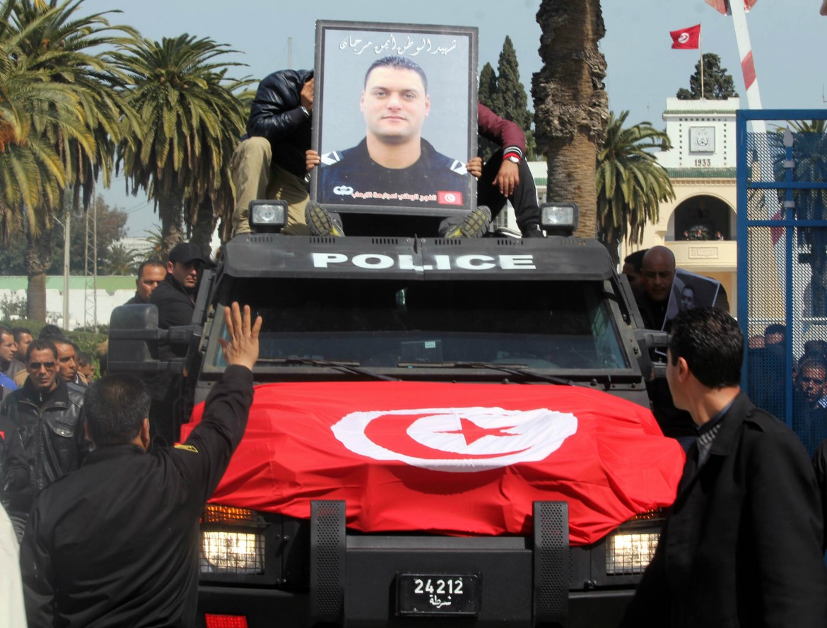 Il governo tunisino sugli assalitori: «Addestrati a Derna»