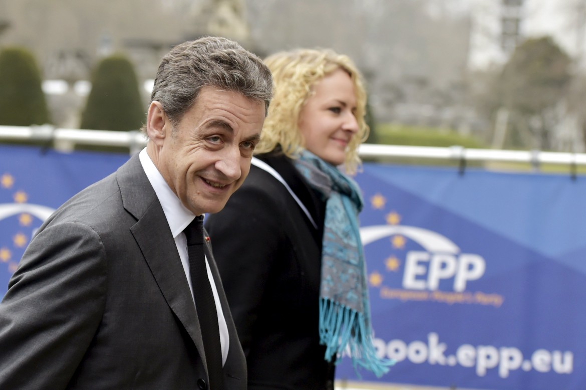 Francia, vittoria di Sarkozy, débâcle per Hollande