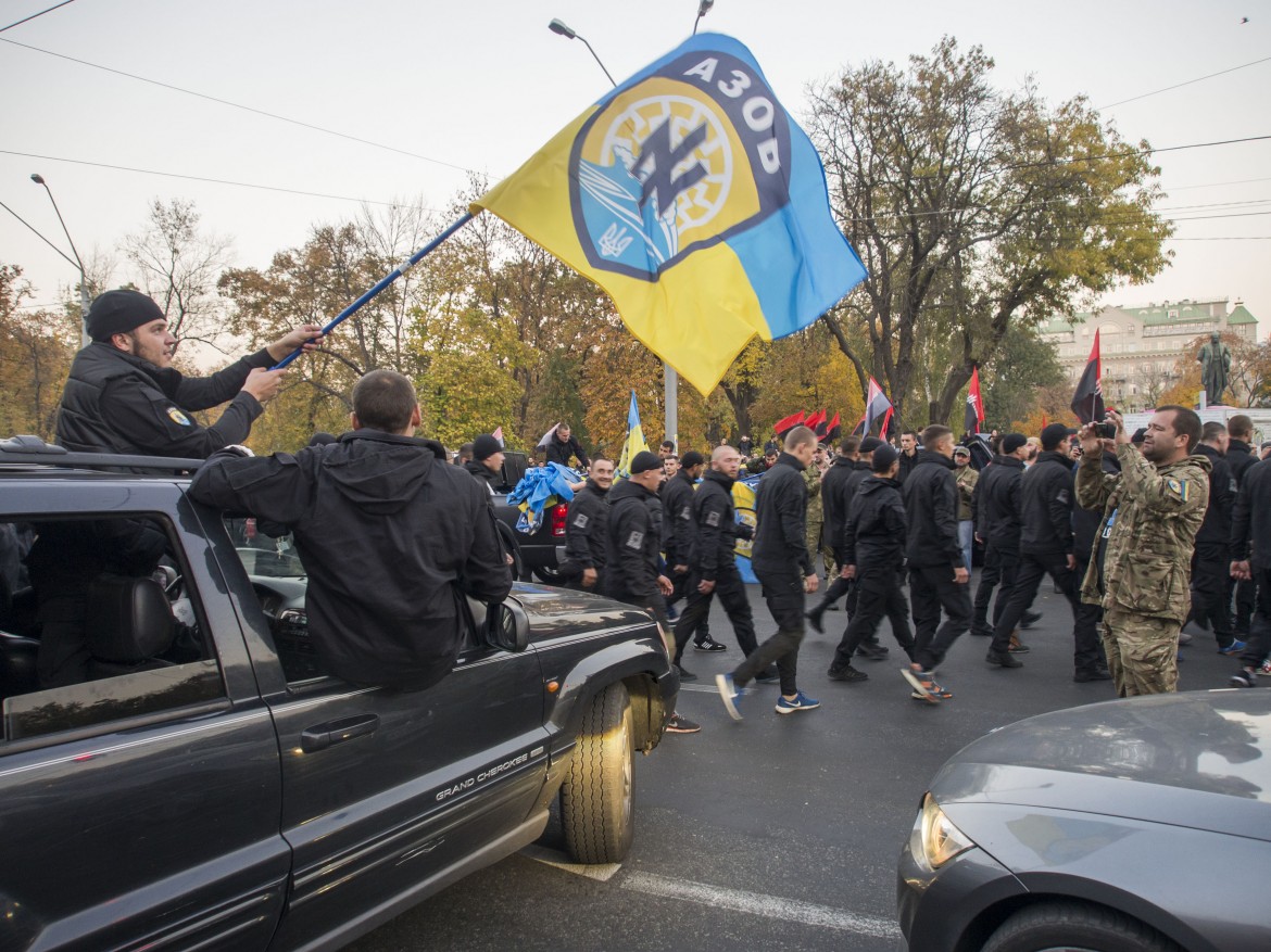 Ucraina sempre più nel caos: «Shaakashvili boys» e nazi contro la polizia