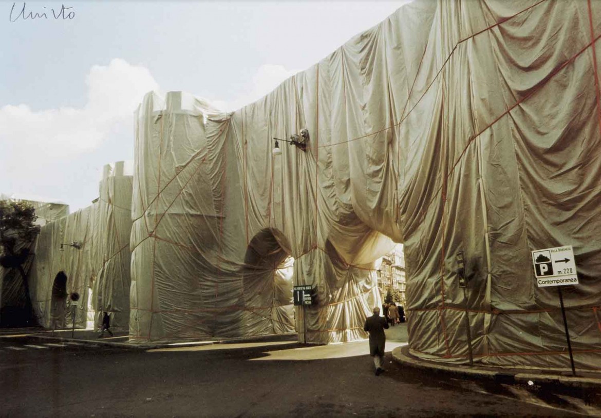 christo__the_wall_wrapped_roman_wall…-217-1