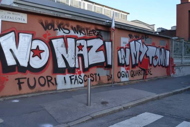 Milano in piazza contro il raduno neonazista
