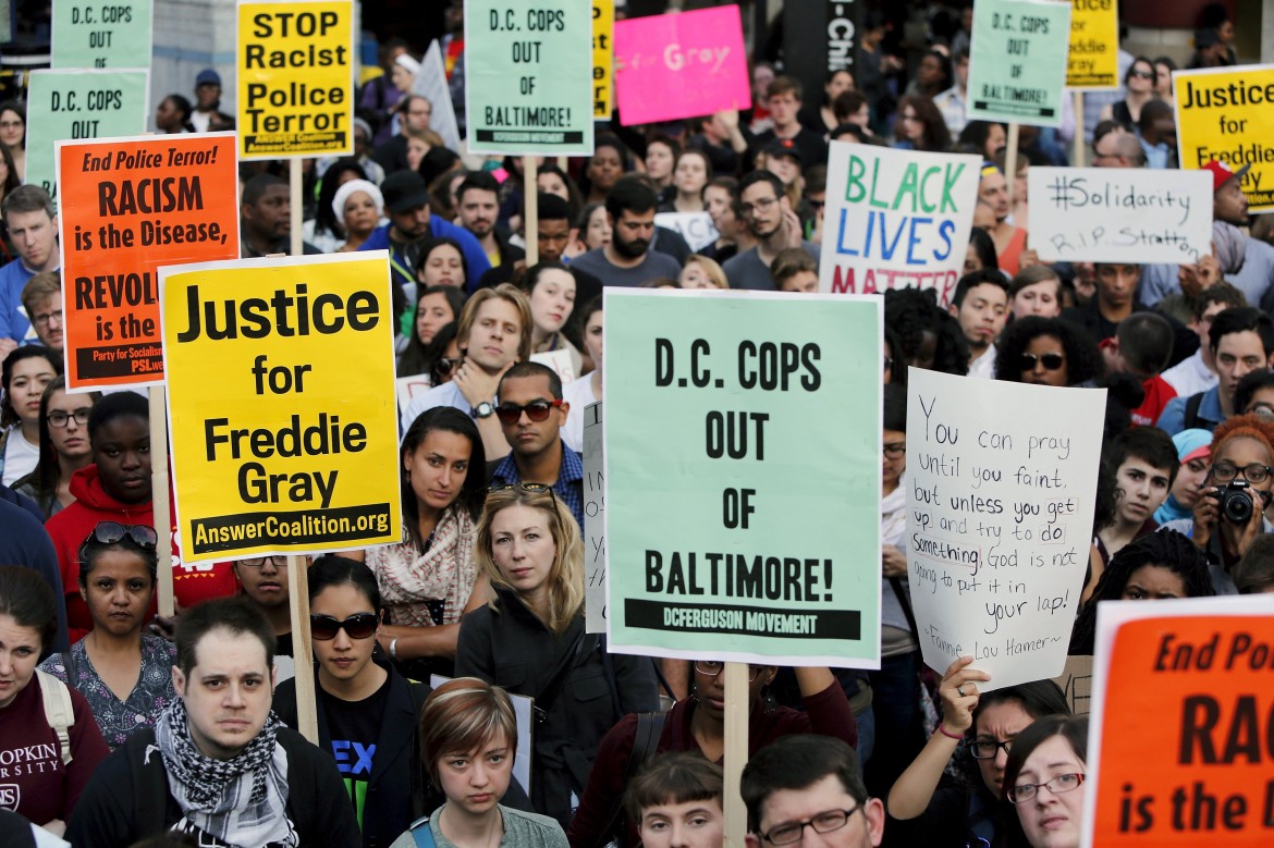 Proteste contro la polizia: 100 arresti a New York